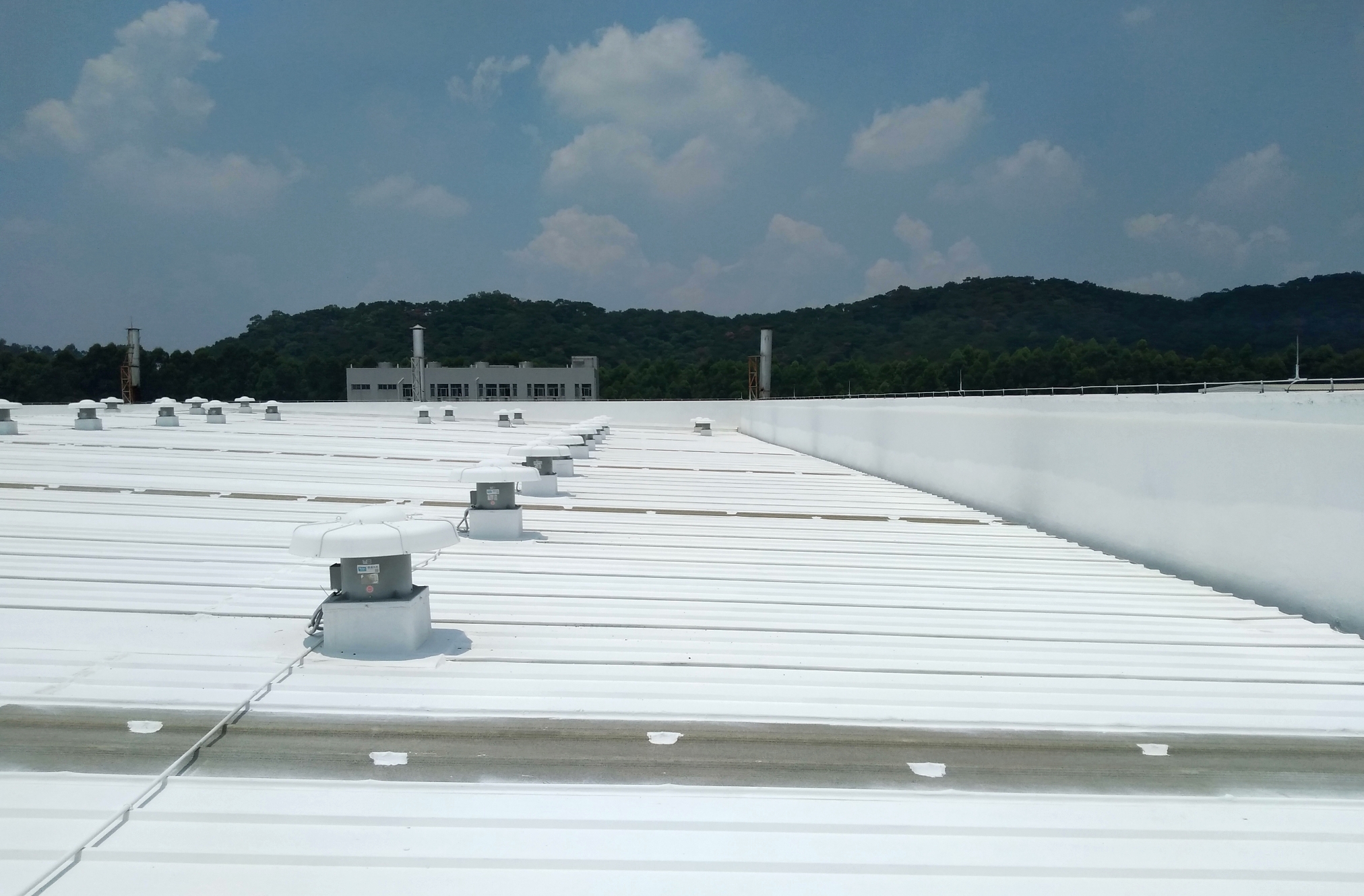 金屬屋面隔熱降溫系統，環保材料，有效降低金屬屋面溫度